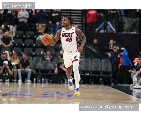 阿德巴约称小米切尔提升球队进攻效率明确自身角色定位 阿德巴约称小米切尔提升球队进攻效率明确自身角色定位